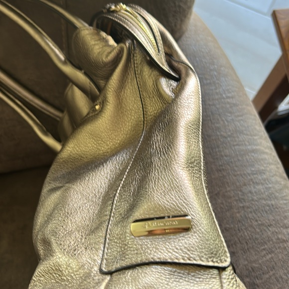 Makowsky Garbo magazine metallic clay genuine leather tote - Picture 5 of 13